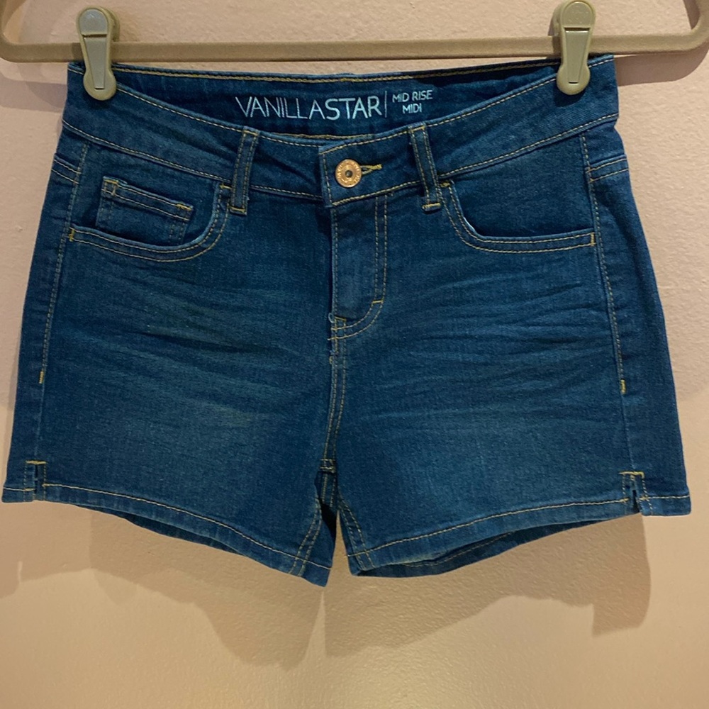 Vanilla Star mid rise junior size 3 denim short